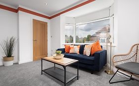 Shawe House - 10 Minute Mcr Airport - Free Parking