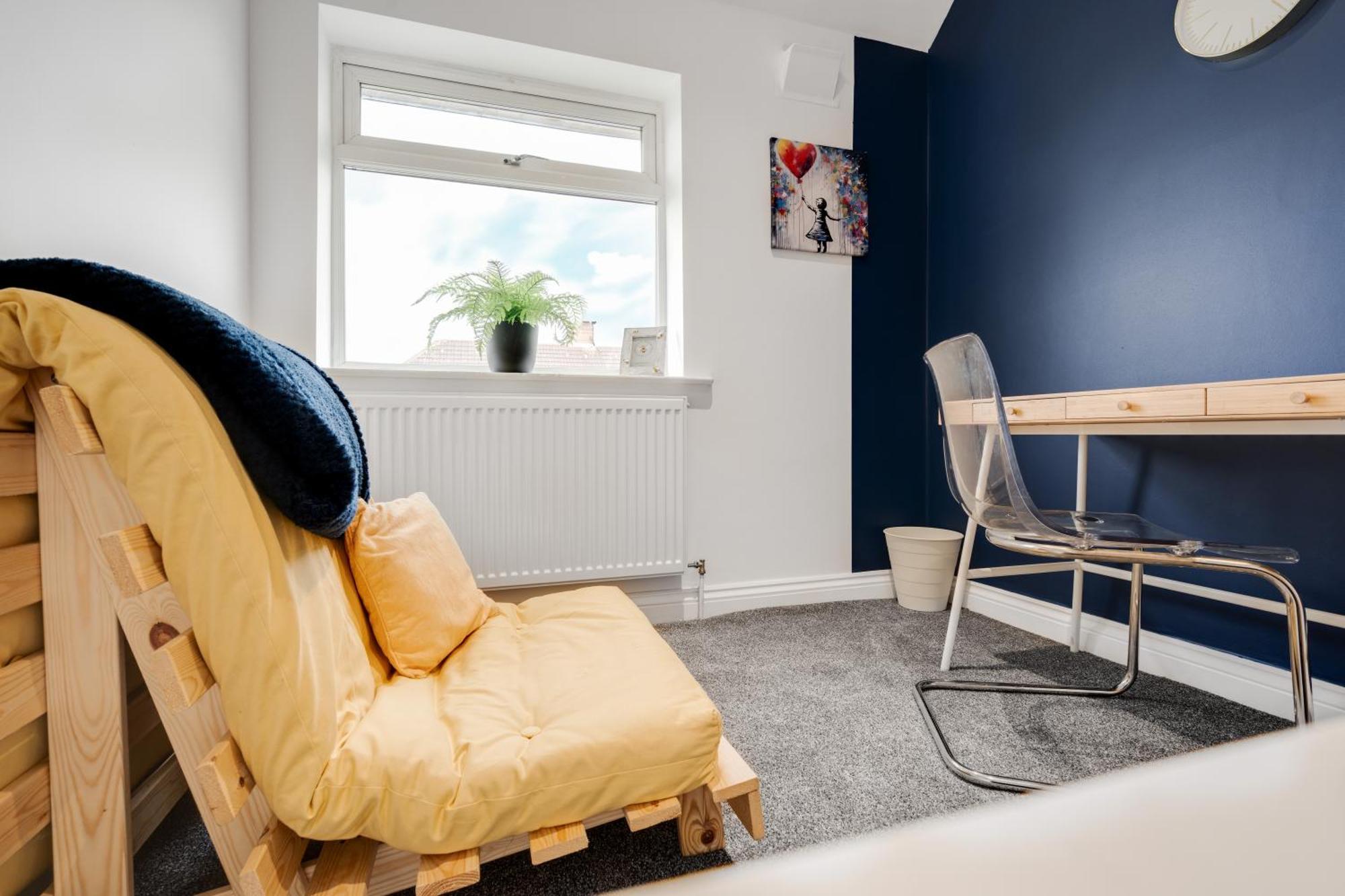 Shawe House - 10 Minute Mcr Airport - Free Parking Villa Wythenshawe Room photo