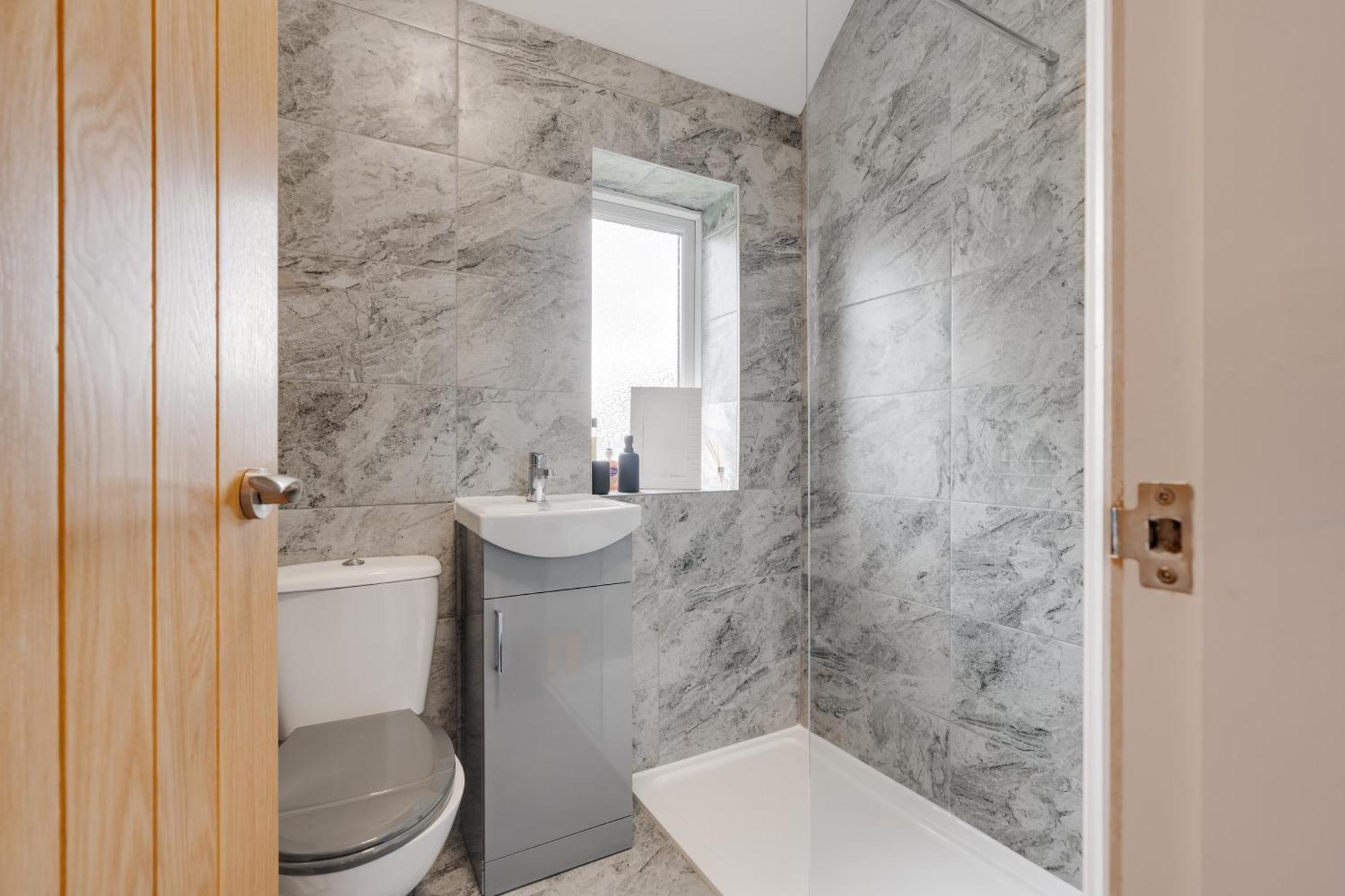 Shawe House - 10 Minute Mcr Airport - Free Parking Villa Wythenshawe Room photo