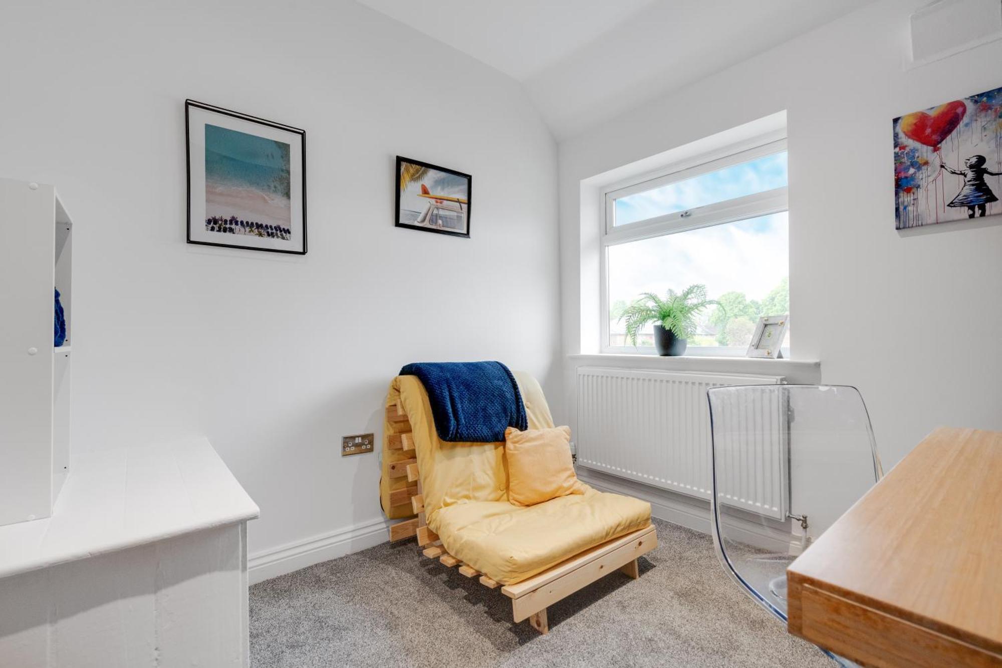 Shawe House - 10 Minute Mcr Airport - Free Parking Villa Wythenshawe Room photo