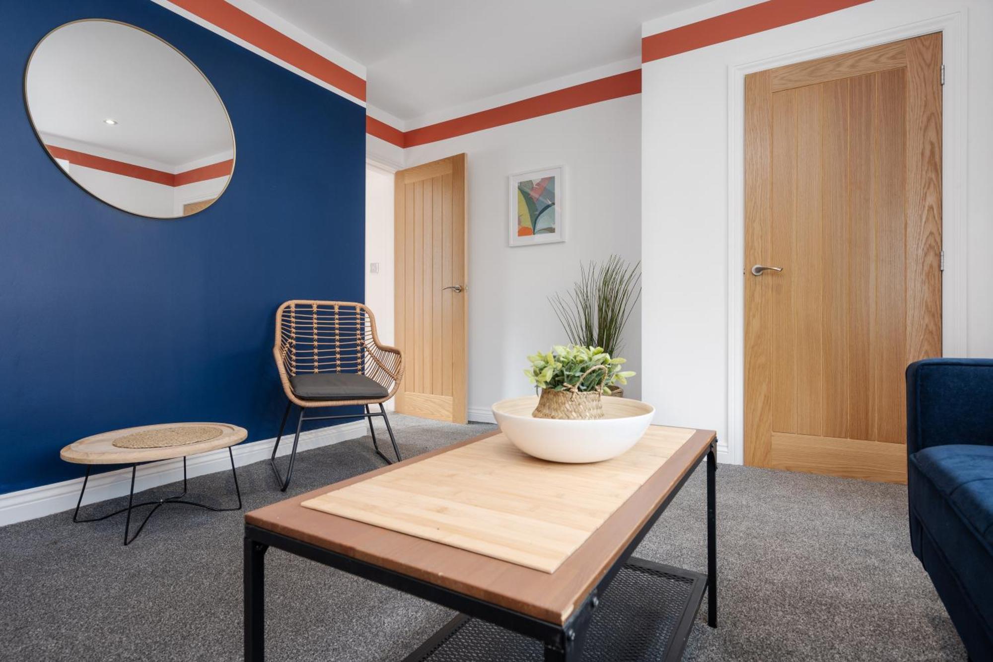 Shawe House - 10 Minute Mcr Airport - Free Parking Villa Wythenshawe Room photo