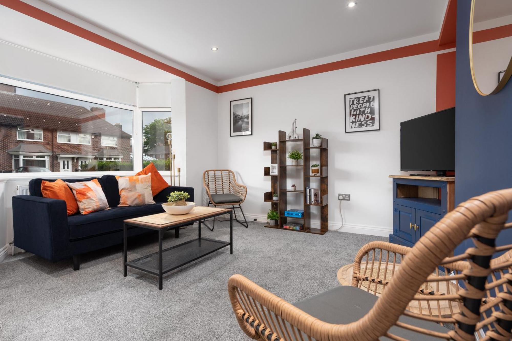 Shawe House - 10 Minute Mcr Airport - Free Parking Villa Wythenshawe Room photo